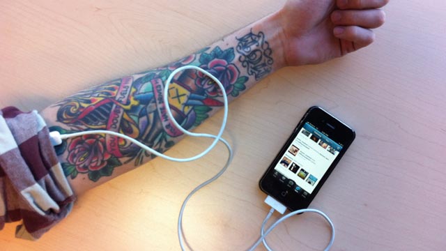 Social Media: Εθισμένοι οι Έλληνες - Σχεδόν το 50% είναι ενεργό