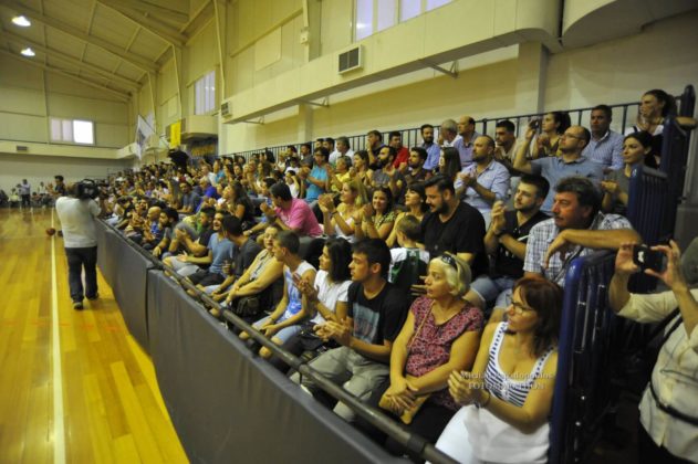 &Sigma;&upsilon;&gamma;&kappa;&iota;&nu;&eta;&tau;&iota;&kappa;ό&sigmaf; &omicron; &phi;&iota;&lambda;&alpha;&nu;&theta;&rho;&omega;&pi;&iota;&kappa;ό&sigmaf; &alpha;&gamma;ώ&nu;&alpha;&sigmaf; &mu;&pi;ά&sigma;&kappa;&epsilon;&tau; &gamma;&iota;&alpha; &tau;&eta; &sigma;&tau;ή&rho;&iota;&xi;&eta; &tau;&omega;&nu; &pi;&upsilon;&rho;&omicron;&pi;&lambda;ή&kappa;&tau;&omega;&nu;