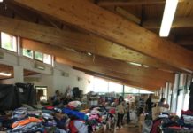 Ρουχισμός και λευκά είδη για τους πυρόπληκτους στην 5η Κατασκήνωση
