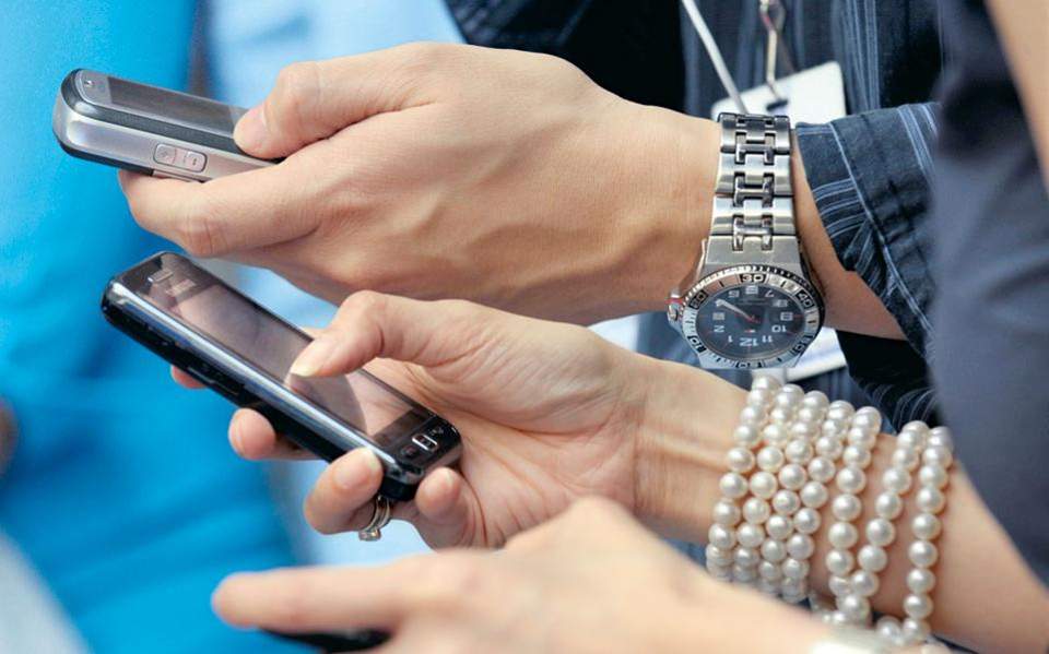 Τέλος το χαράτσι των εταιρειών για διακοπή του συμβολαίου κινητής ή σταθερής