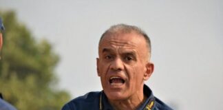 Καρατομήθηκε ο αρχηγός της Πυροσβεστικής Στέφανος Κολοκούρης