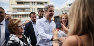 Στη Ραφήνα ο Μητσοτάκης – Τι είπε για το λιμάνι και τις εκλογές