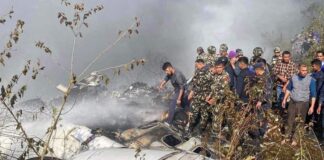 Έπεσε αεροπλάνο με 72 επιβαίνοντες στο Νεπάλ – Άγνωστο αν υπάρχουν επιζώντες (βίντεο)