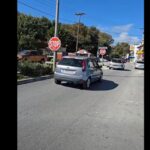 Ο ελληνικός δρόμος που έχει δύο STOP αλλά δεν σταματάει… άνθρωπος (vid)