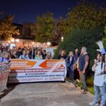Γονείς, εκπαιδευτικοί και πολύς κόσμος στη διαμαρτυρία στο Μουσείο Μαραθωνίου Δρόμου