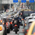 Νέος ΚΟΚ: Τι ισχύει τελικά για τον καφέ, τα μπουφάν και τα ψώνια στο αυτοκίνητο