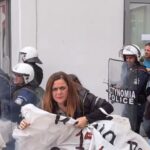 Έτσι αντιμετωπίζουν τα ΜΑΤ τους εκπαιδευτικούς – Με ξύλο και χημικά (δείτε βίντεο)