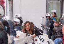 Έτσι αντιμετωπίζουν τα ΜΑΤ τους εκπαιδευτικούς – Με ξύλο και χημικά (δείτε βίντεο)