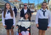 Μήνυμα ελπίδας στις Θεσπιές: Παρέλασε η Αλεξια που είχε δεχθεί αδέσποτη σφαίρα στο κεφάλι ενώ έπαιζε