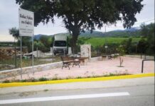 Σχολικά δρομολόγια: Οδηγός ταξί δίνει λύση για τους τρεις μαθητές στο Καλέντζι