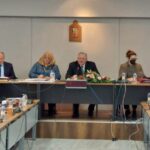 Μανταλάκια: Το τάκα τούκα στο πληκτρολόγιο και η αντιπολίτευση που δεν γίνεται… εξ αποστάσεως