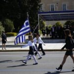 Η Ελλάδα που ντρέπεσαι: Μαθητής στο φάσμα του αυτισμού βγήκε σημαιοφόρος αλλά τον απέκλεισαν