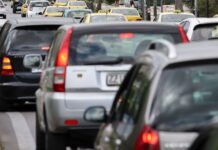 Ουρά χιλιομέτρων στη Μαραθώνος λόγω των έργων στην Αγία Μαρίνα