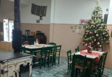 Ρεβεγιόν Χριστουγέννων στη Γωνιά του Μαραθώνα με ελεύθερη είσοδο, πλούσιο μενού και ζωντανή μουσική!