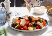 Πωλείται επιχείρηση εστίασης στο κέντρο της Νέας Μάκρης