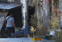 Θρίλερ με το πτώμα που βρέθηκε στην Κυψέλη: Είναι μικρόσωμη, με τα μαλλιά πιασμένα σε κότσο