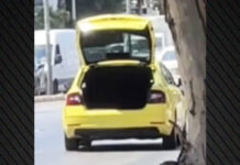 Οδηγός ταξί κατέβασε πελάτες και έφυγε με ανοιχτό πορτμπαγκάζ για να μην δουν τις πινακίδες του