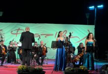 Νέα Μάκρη: Κατάμεστο το θέατρο «Κώστας Βαγιανός» για τη βραδιά όπερας και οπερέτας