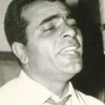 Το τέλος του Καζαντζίδη: Ο εργάτης εργοστασίου που έμαθε να τραγουδά παρέα με την κιθάρα που του χάρισαν