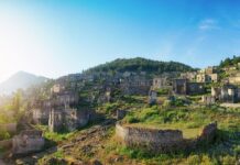 Το Λιβίσι που έγινε Νέα Μάκρη: Η ελληνική πόλη που έμεινε άδεια για έναν αιώνα