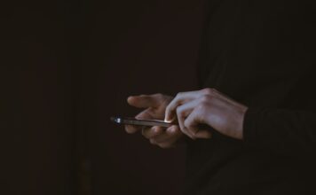 Χρήση smartphone και ψηφιακή εξάρτηση