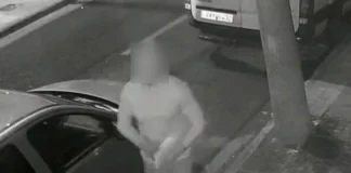 Άνδρας φέρεται να αφήνει φέιγ βολάν σε αυτοκίνητο στο Ηράκλειο