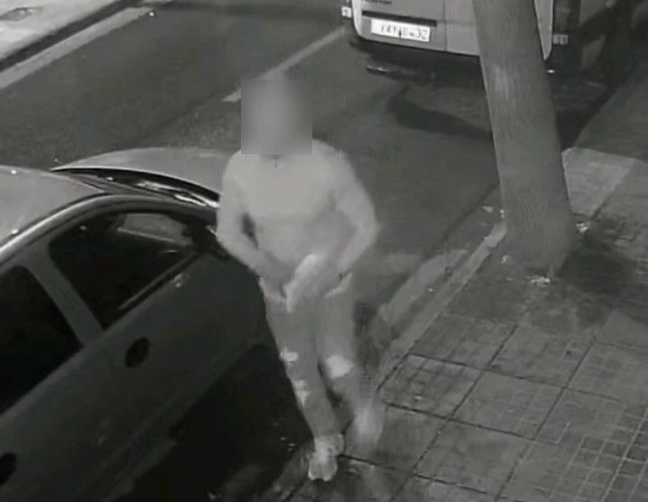 Άνδρας φέρεται να αφήνει φέιγ βολάν σε αυτοκίνητο στο Ηράκλειο