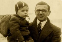 Έσωσε 669 παιδιά από τους Ναζί – 50 χρόνια μετά, σηκώθηκαν όρθιοι μπροστά του Ο Νίκολας Γουίντον σε φωτογραφία του 1938