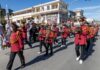 Φιλαρμονική κατά τη διάρκεια παρέλασης στον Δήμο Μαραθώνος