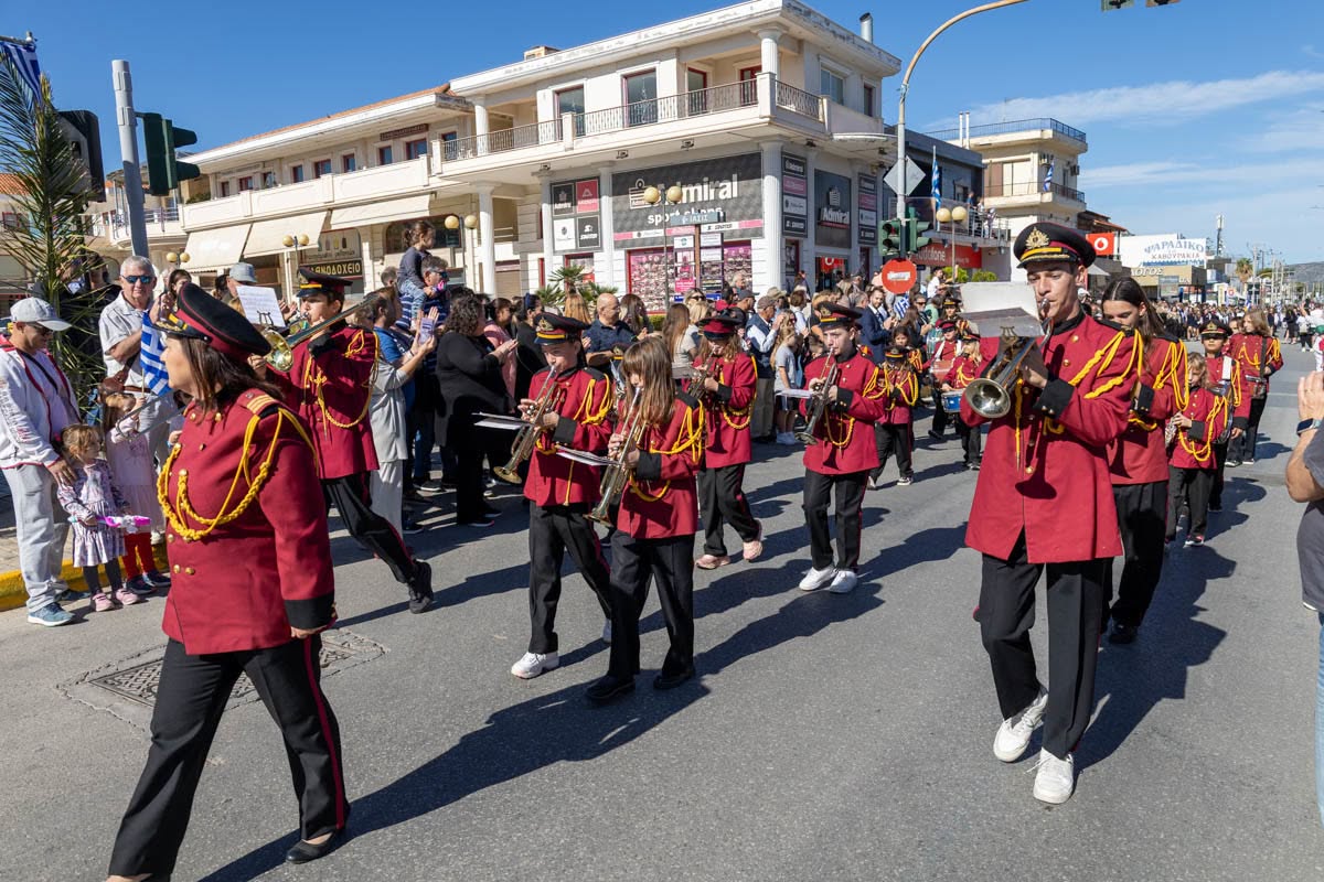 Φιλαρμονική σε παρέλαση στον Δήμο Μαραθώνος