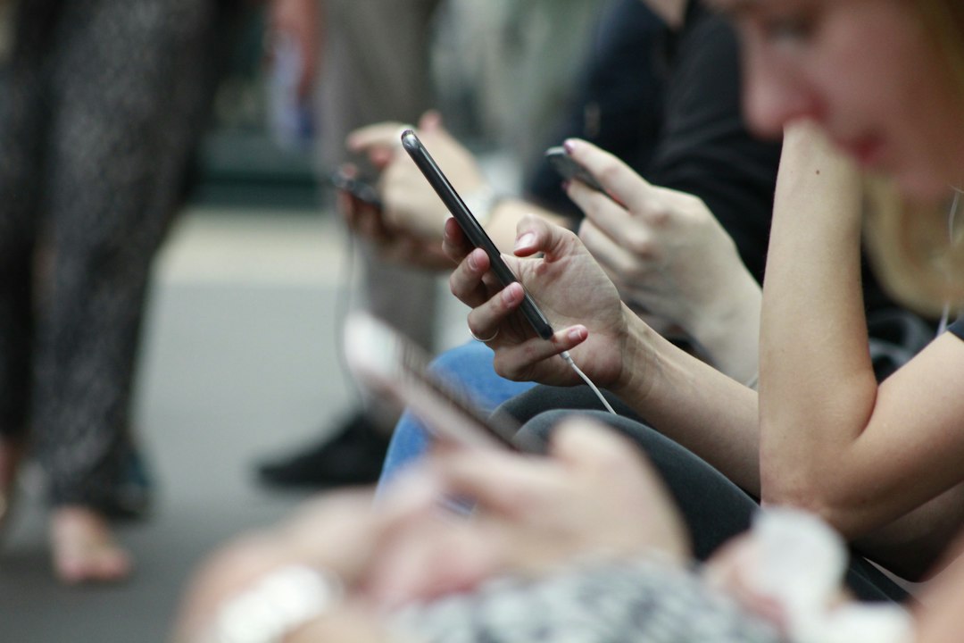 Νεανική αργκό και επικοινωνία μέσω smartphone