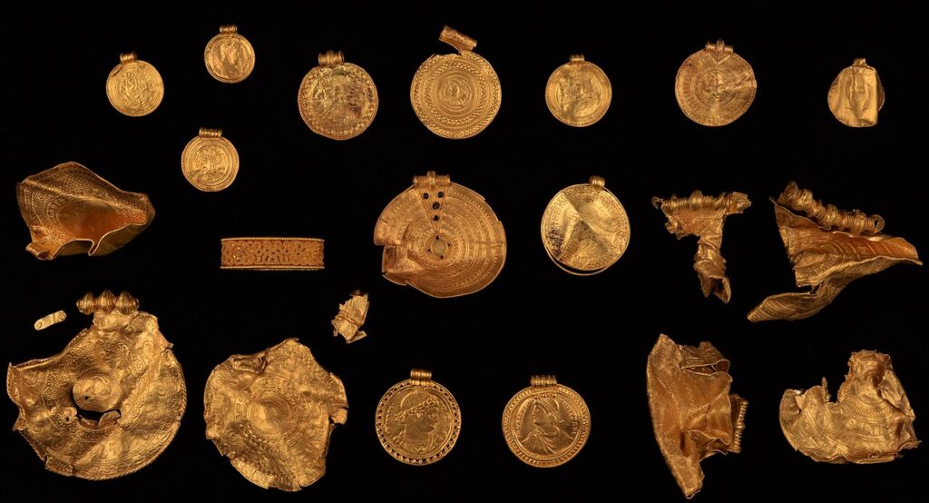 Τα χρυσά αντικείμενα του θησαυρού του Vindelev