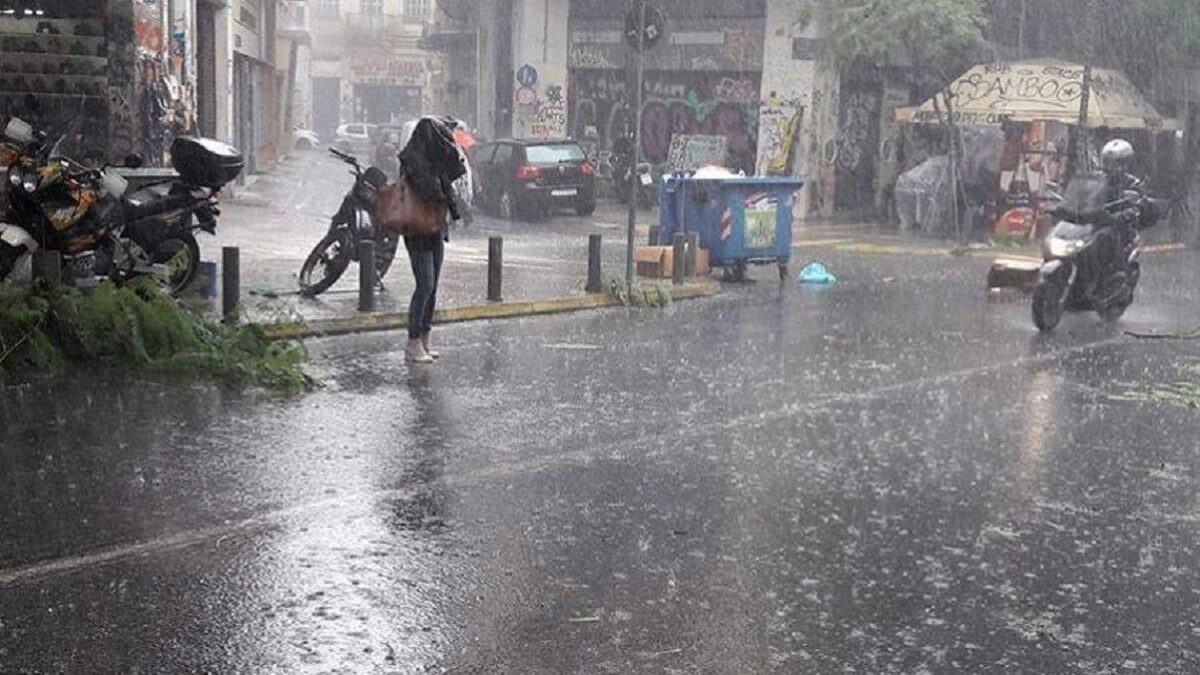 Καταιγίδα στην Αθήνα – εικόνα αρχείου για την κακοκαιρία στην Αττική